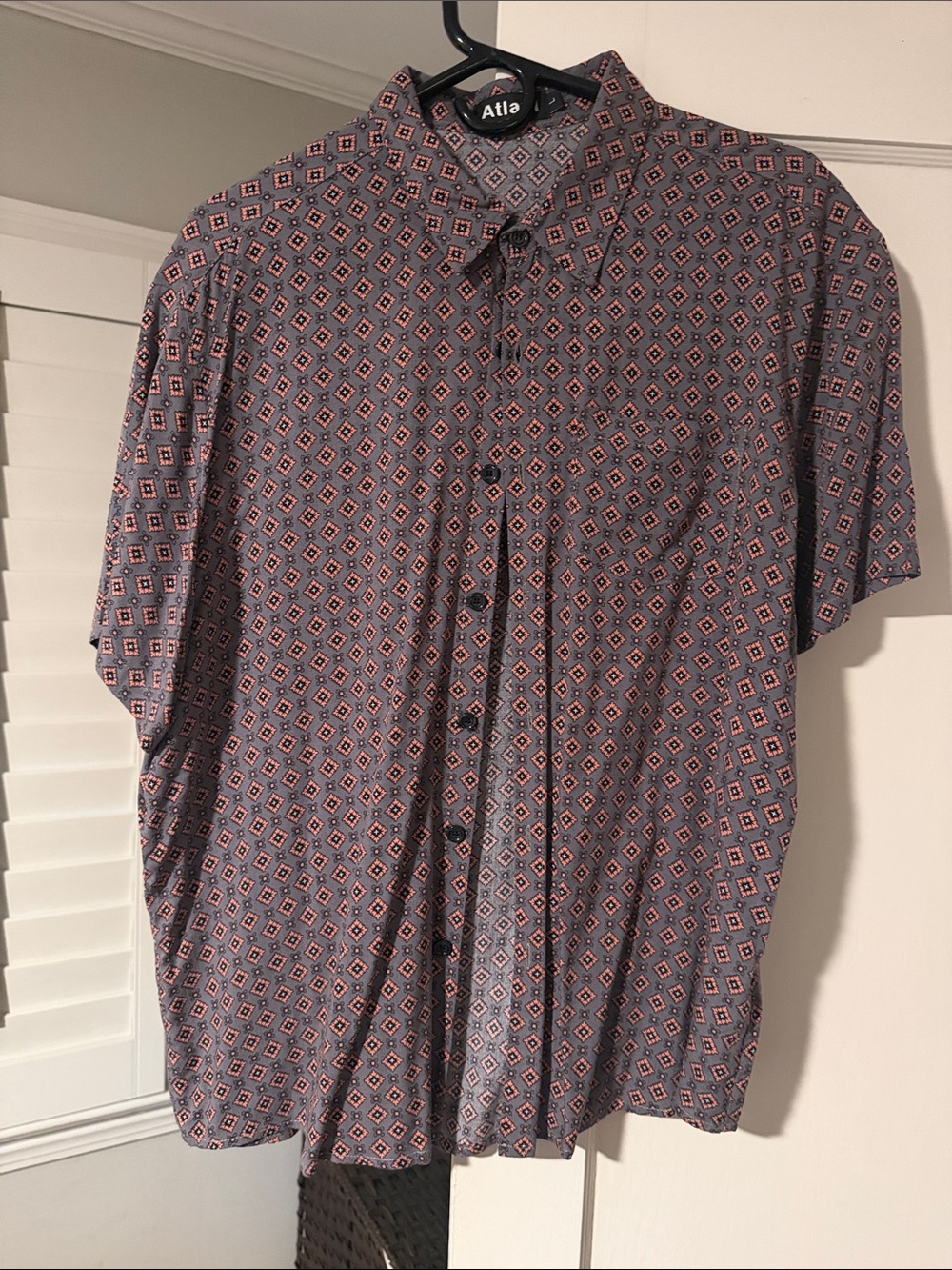 NWOT Men's Short-Sleeve Button-Down Shirt in Blue with Pink Diamond Print